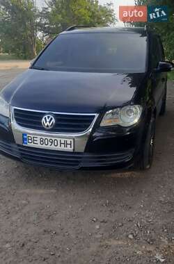 Мінівен Volkswagen Touran 2008 в Казанці