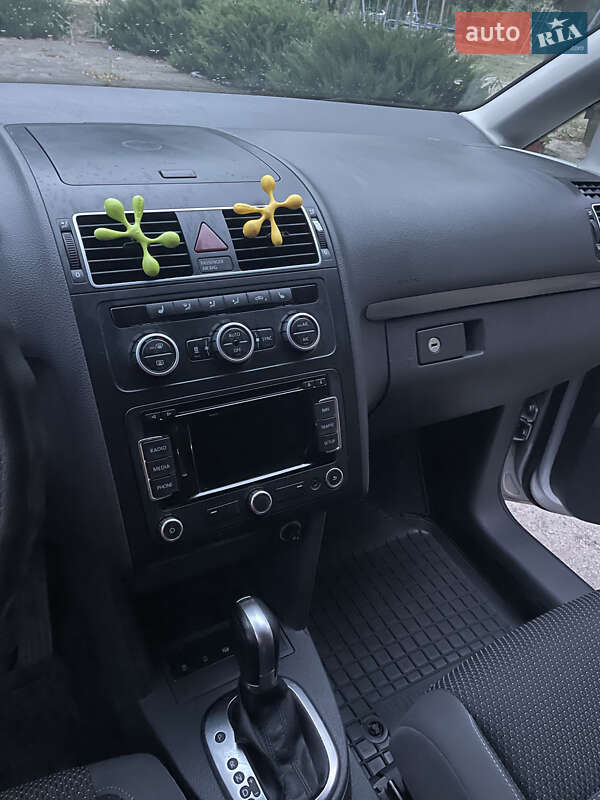 Минивэн Volkswagen Touran 2014 в Павлограде