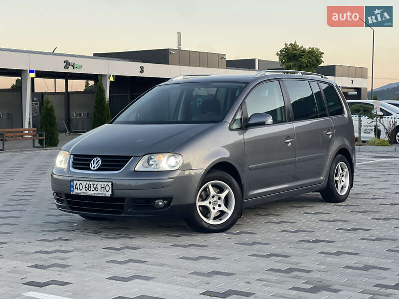 Минивэн Volkswagen Touran 2005 в 