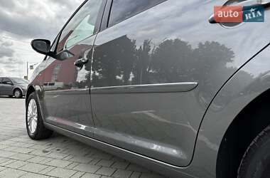 Минивэн Volkswagen Touran 2015 в 