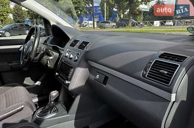 Минивэн Volkswagen Touran 2015 в 