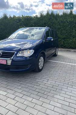 Минивэн Volkswagen Touran 2007 в Луцке