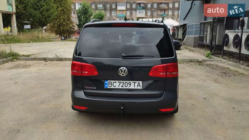 Минивэн Volkswagen Touran 2014 в Дрогобыче