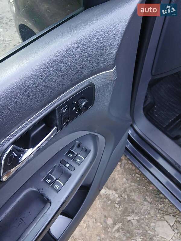 Мінівен Volkswagen Touran 2003 в Трускавці