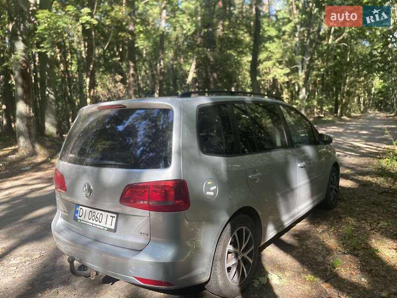 Минивэн Volkswagen Touran 2011 в Киеве