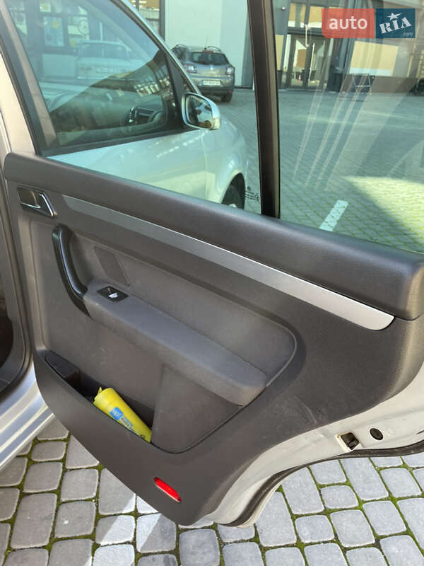Мінівен Volkswagen Touran 2004 в Коломиї фото 17 Мінівен Volkswagen Touran 2004 в Коломиї