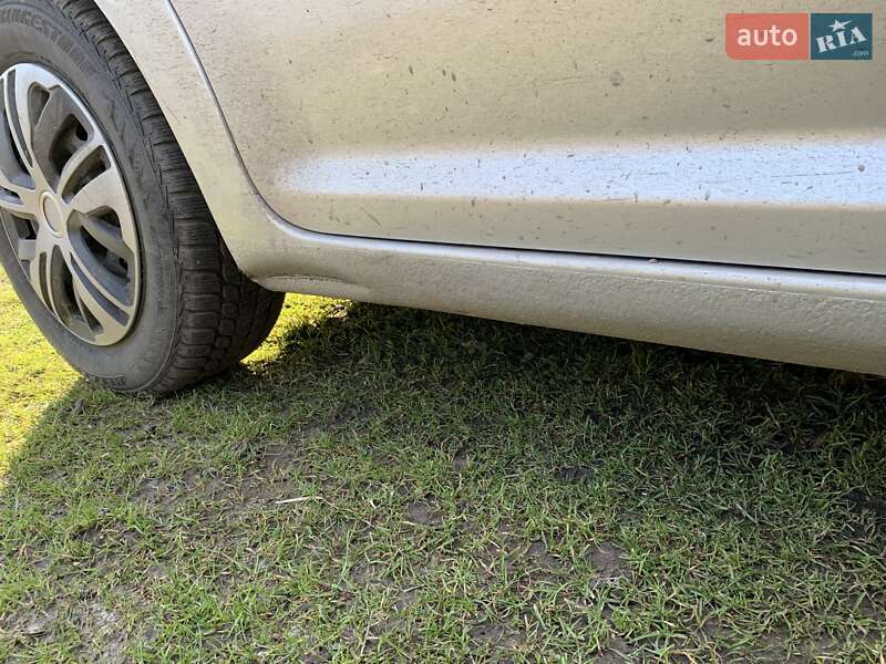 Минивэн Volkswagen Touran 2006 в Рава-Русской