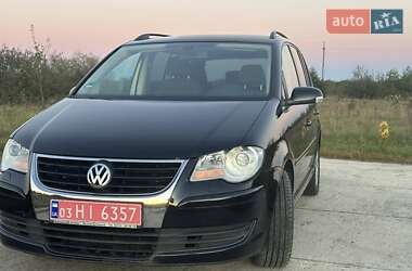 Минивэн Volkswagen Touran 2008 в Сарнах