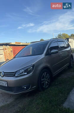 Минивэн Volkswagen Touran 2012 в Нововолынске