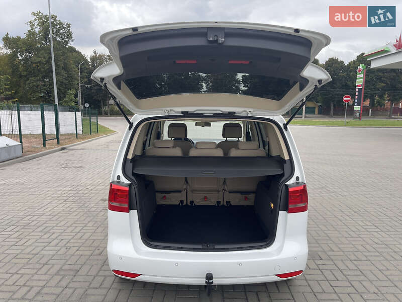 Минивэн Volkswagen Touran 2015 в Житомире
