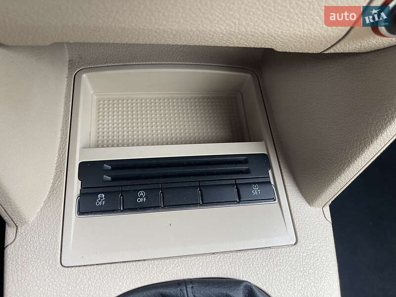 Минивэн Volkswagen Touran 2015 в Житомире