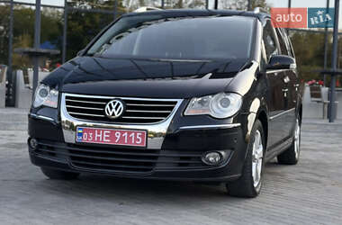 Минивэн Volkswagen Touran 2009 в Киеве