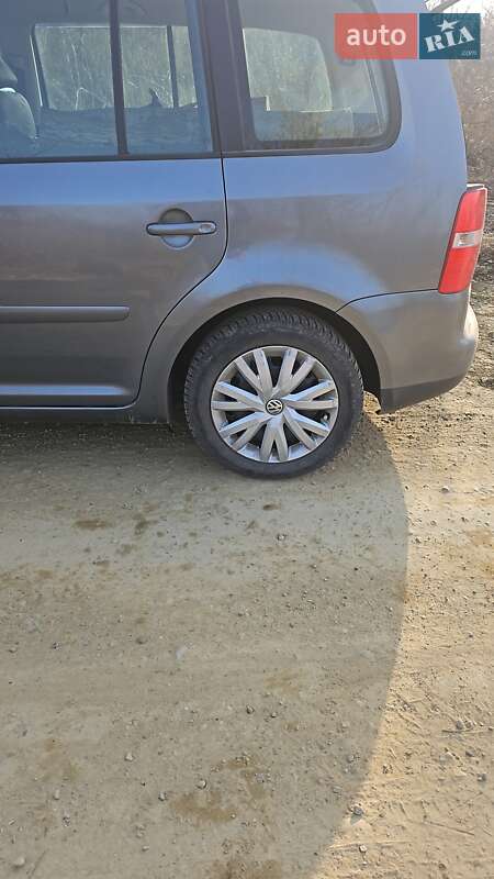 Мінівен Volkswagen Touran 2004 в Львові