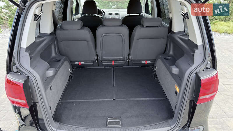 Минивэн Volkswagen Touran 2011 в Луцке фото 17 Минивэн Volkswagen Touran 2011 в Луцке