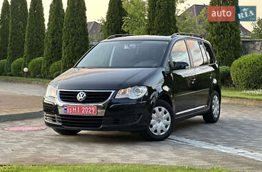Мінівен Volkswagen Touran 2008 в Сарнах