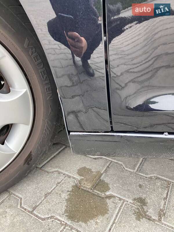 Минивэн Volkswagen Touran 2007 в Виннице