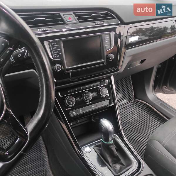 Мікровен Volkswagen Touran 2016 в Вінниці