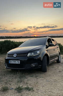Минивэн Volkswagen Touran 2011 в Черноморске