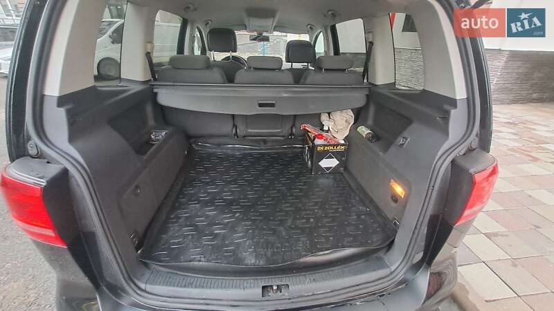 Минивэн Volkswagen Touran 2013 в Киеве