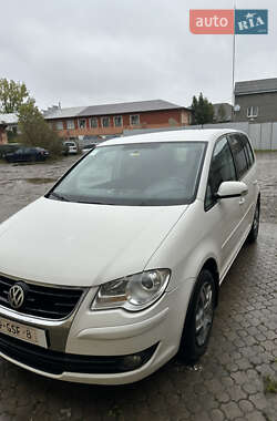 Мінівен Volkswagen Touran 2009 в Косові