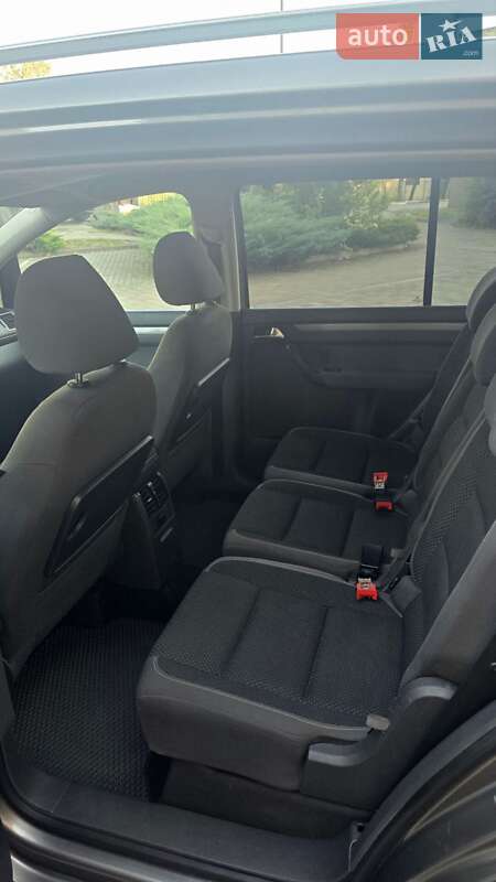 Мінівен Volkswagen Touran 2010 в Виноградові