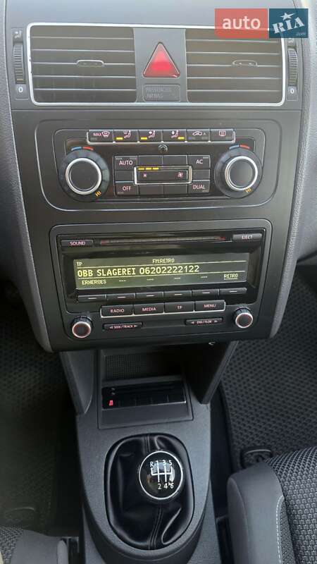 Мінівен Volkswagen Touran 2010 в Виноградові