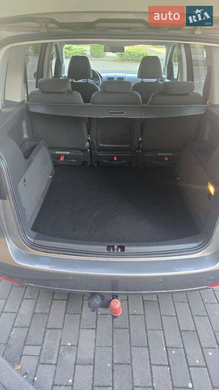 Мінівен Volkswagen Touran 2010 в Виноградові