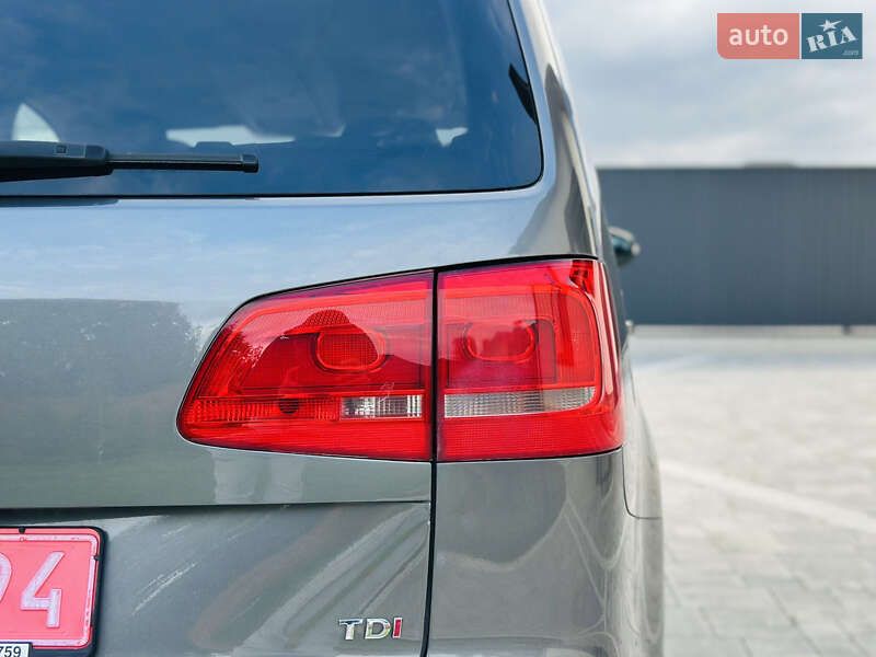 Мінівен Volkswagen Touran 2012 в Луцьку фото 27 Мінівен Volkswagen Touran 2012 в Луцьку