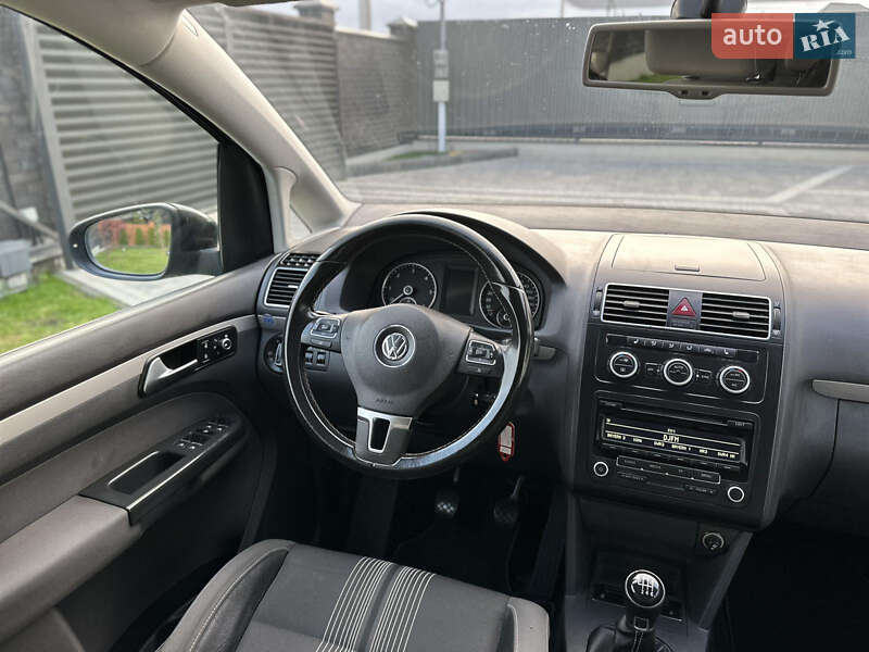 Мінівен Volkswagen Touran 2012 в Луцьку фото 41 Мінівен Volkswagen Touran 2012 в Луцьку