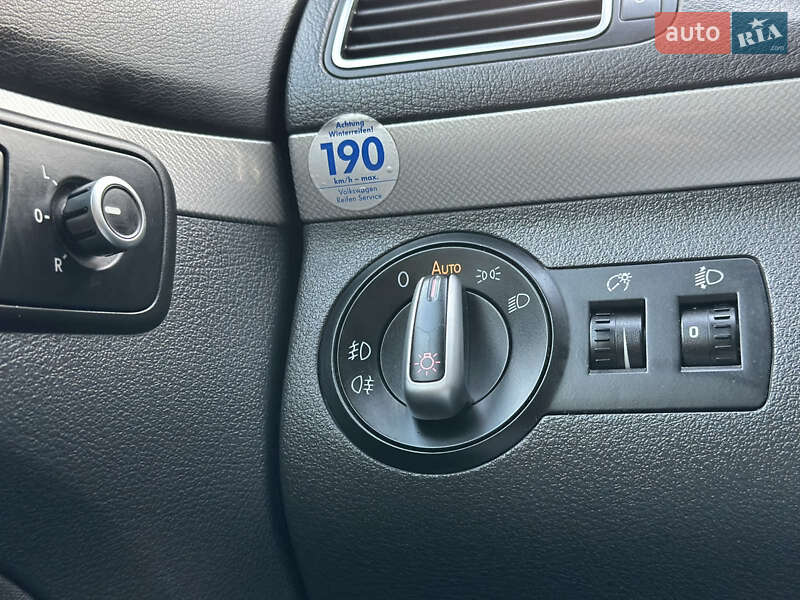 Мінівен Volkswagen Touran 2012 в Луцьку фото 46 Мінівен Volkswagen Touran 2012 в Луцьку