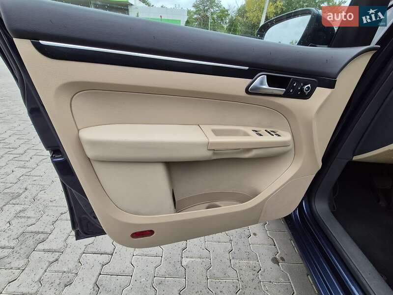 Мінівен Volkswagen Touran 2014 в Одесі