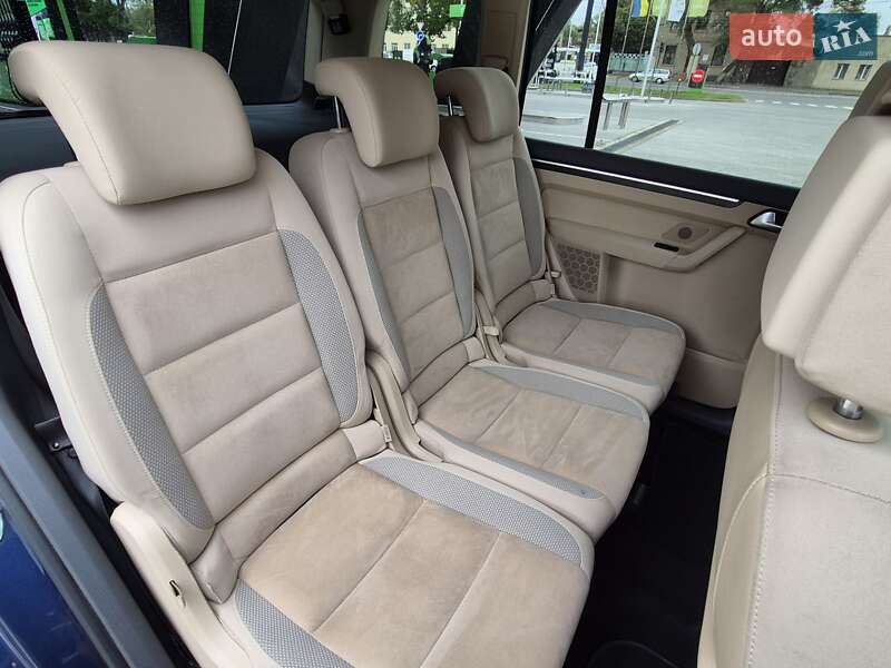 Мінівен Volkswagen Touran 2014 в Одесі