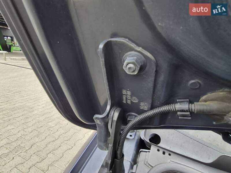 Мінівен Volkswagen Touran 2014 в Одесі