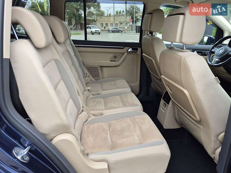 Мінівен Volkswagen Touran 2014 в Одесі