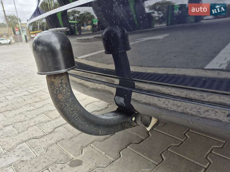 Мінівен Volkswagen Touran 2014 в Одесі