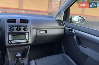 Минивэн Volkswagen Touran 2007 в 