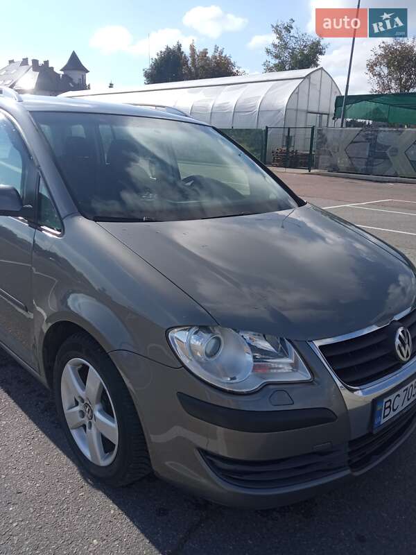 Мінівен Volkswagen Touran 2008 в Львові