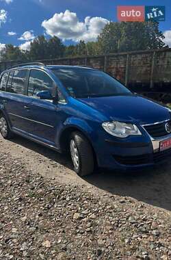 Минивэн Volkswagen Touran 2008 в Чернигове