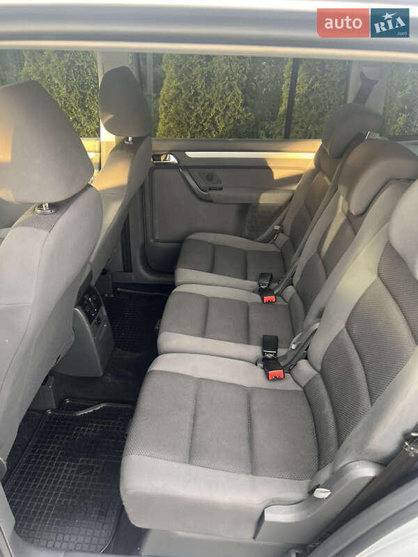 Минивэн Volkswagen Touran 2011 в Самборе