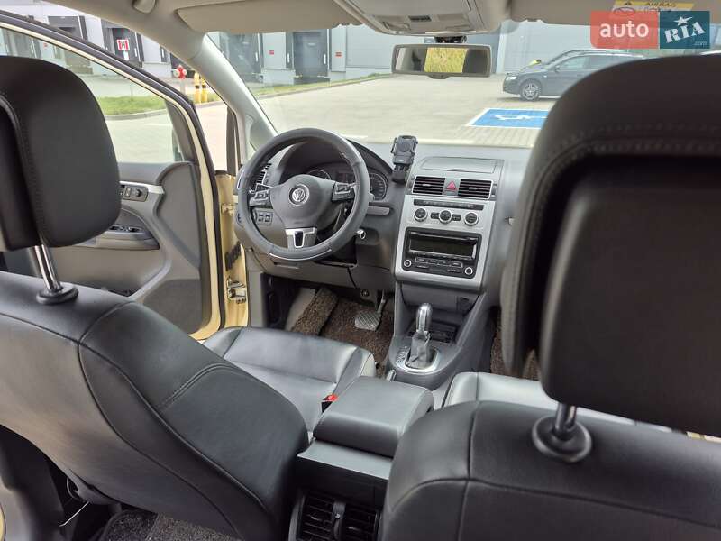 Минивэн Volkswagen Touran 2014 в Запорожье