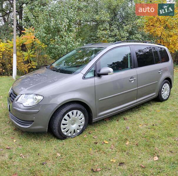 Минивэн Volkswagen Touran 2008 в Прилуках