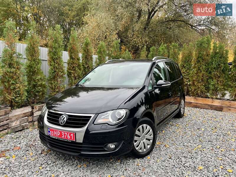 Минивэн Volkswagen Touran 2009 в 