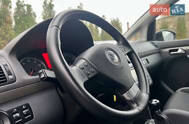 Минивэн Volkswagen Touran 2009 в 