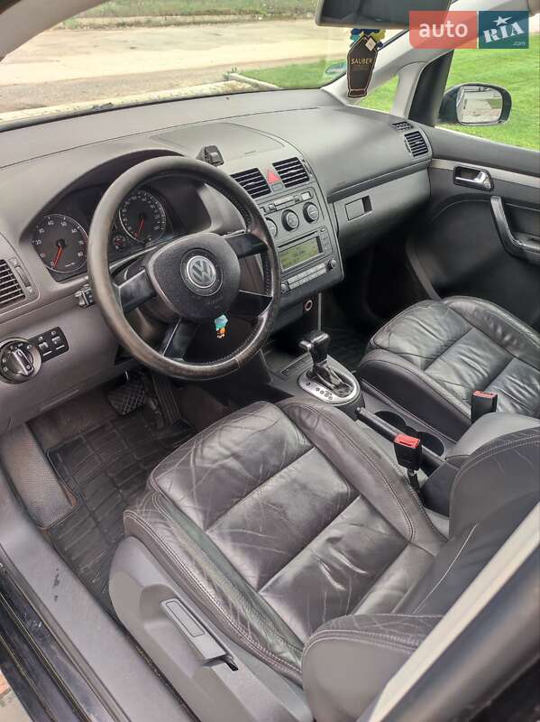 Мінівен Volkswagen Touran 2004 в Кам'янець-Подільському