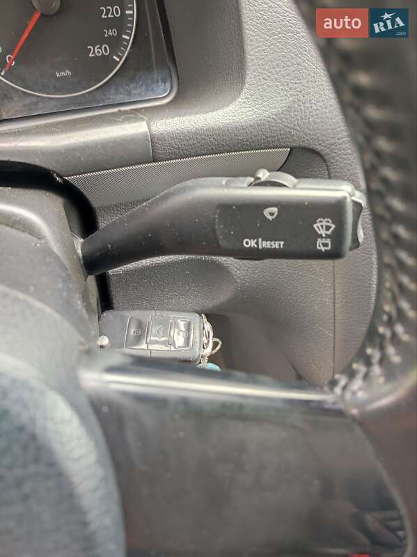 Мінівен Volkswagen Touran 2004 в Кам'янець-Подільському