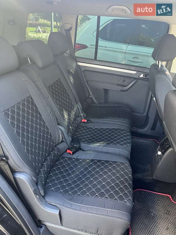 Минивэн Volkswagen Touran 2006 в Белогородке