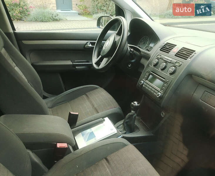 Мінівен Volkswagen Touran 2006 в Луцьку