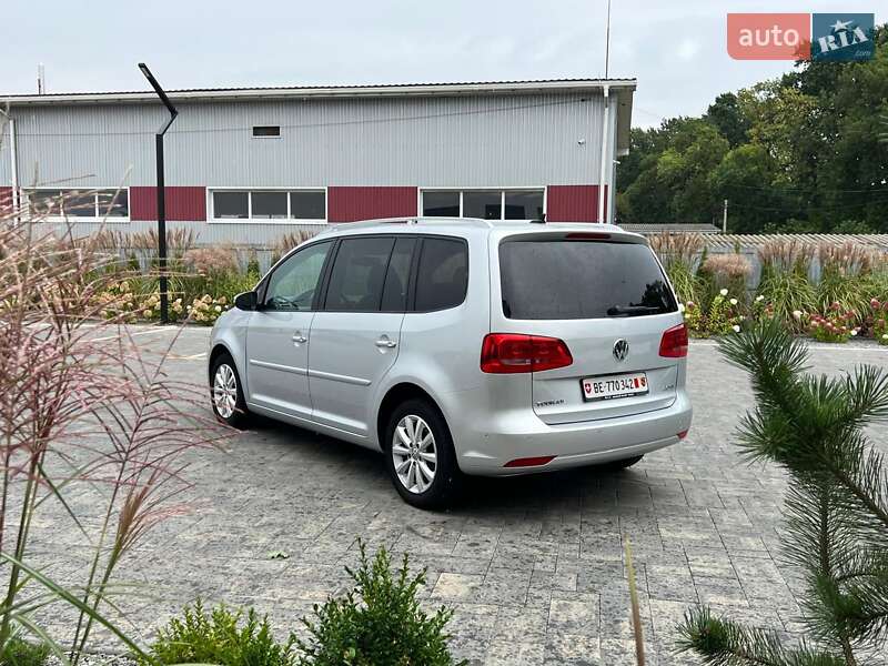 Минивэн Volkswagen Touran 2011 в Киеве
