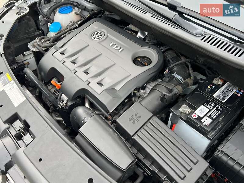 Минивэн Volkswagen Touran 2011 в Киеве