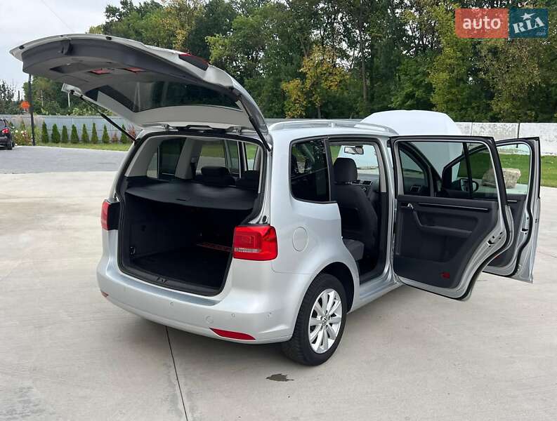 Минивэн Volkswagen Touran 2011 в Киеве